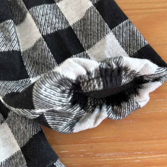 Old Navy black and white buffalo plaid size 5 - Picture 4 of 9